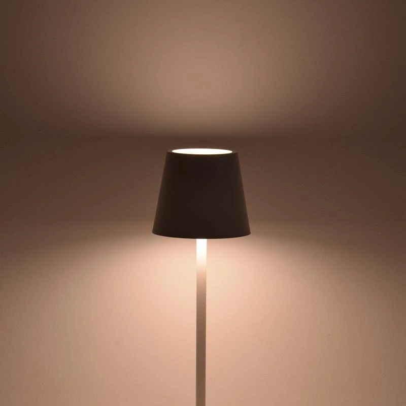 Επιτραπέζιο φωτιστικό αφής LED Brave Ι Pakoworld επαναφορτιζόμενο σε λευκή απόχρωση Φ11.5x37εκ 4 Επιτραπέζιο φωτιστικό αφής LED Brave Ι Pakoworld επαναφορτιζόμενο σε λευκή απόχρωση Φ11.5x37εκ - Image 4