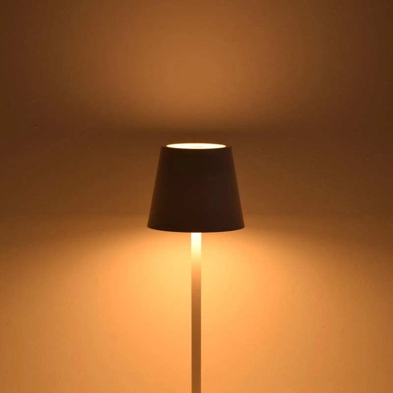 Επιτραπέζιο φωτιστικό αφής LED Brave Ι Pakoworld επαναφορτιζόμενο σε λευκή απόχρωση Φ11.5x37εκ 1 Επιτραπέζιο φωτιστικό αφής LED Brave Ι Pakoworld επαναφορτιζόμενο σε λευκή απόχρωση Φ11.5x37εκ