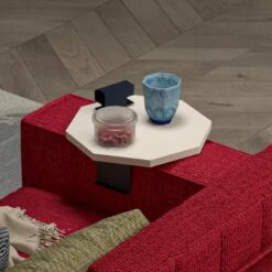 Βοηθητικό τραπεζάκι Linea Pakoworld σε απόχρωση κρέμα με μαύρα μεταλλικά πόδια Φ34x10εκ